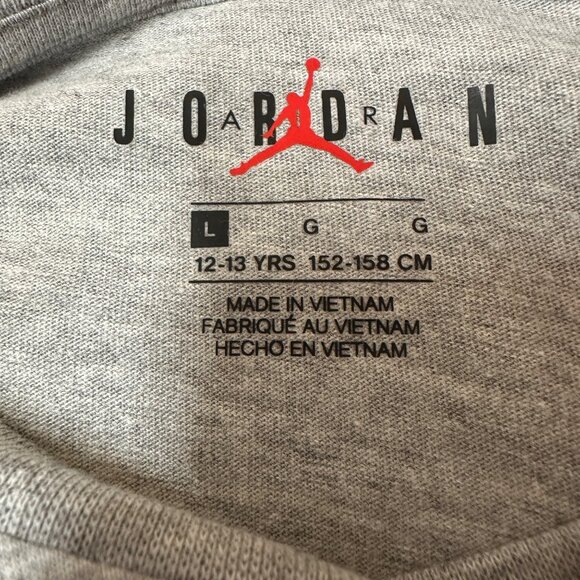 Nike Air Jordan Flight T-Shirt Youth L Gray Red Graphic Tee Crewneck - Picture 3 of 3